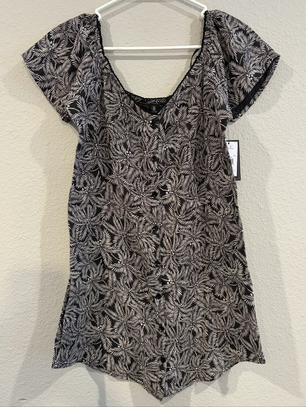 NEW Volcom Womens Black Cream Fern Leaf Print Be My Frond Mini Dress Size Small